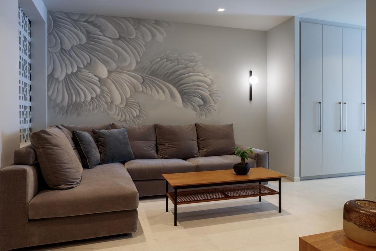 Azalea Luxury Atina